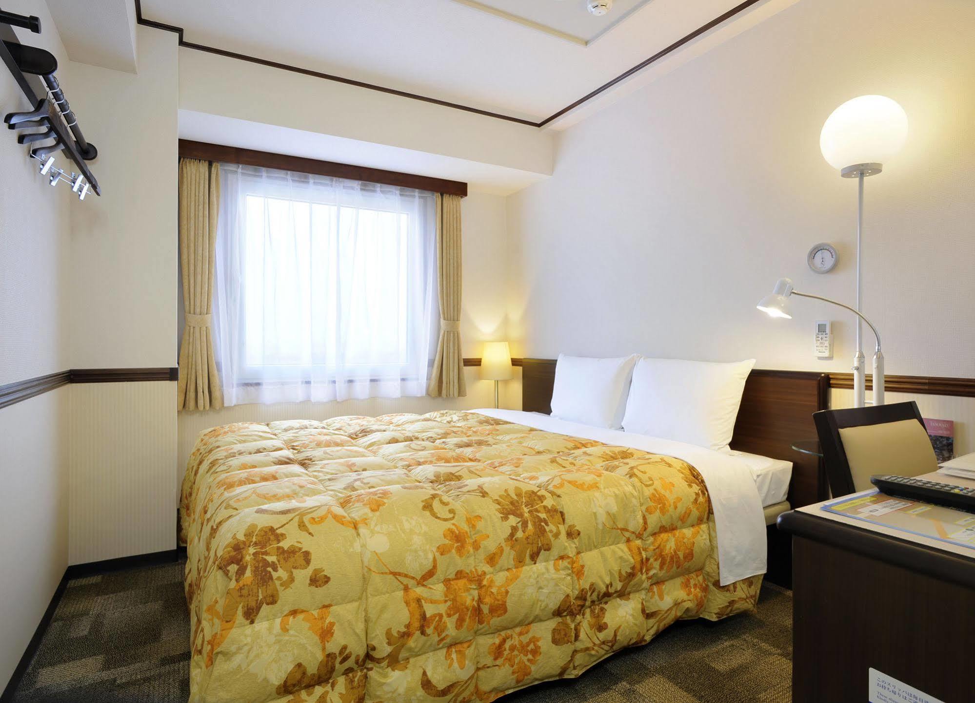 Toyoko Inn Gifu-Hashima-Eki Shinkansen Minami-Guchi Hashima  Экстерьер фото
